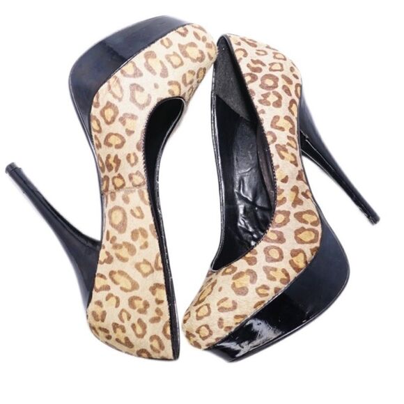 Bakers 'Victoria' Leopard-Print Platform Pumps, Size 7.5B - Picture 4 of 9